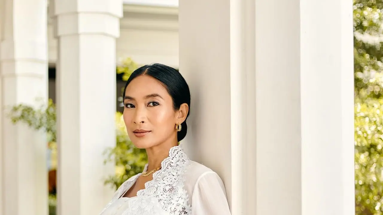 10 Pilihan Kebaya Happy Salma untuk Tampil Modern dengan Sentuhan Etnik