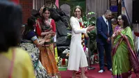 Kate Middleton Menari India Saat Kunjungi Kuil Hindu di Inggris, Antingnya Curi Perhatian