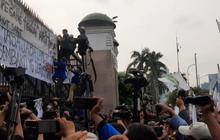 Demo Depan Gedung DPR Memanas, Dasco: Kita Akan Introspeksi