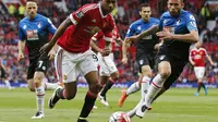 Manchester United's Marcus Rashford in action with Bournemouth's Simon Francis Britain Football Soccer - Manchester United v AFC Bournemouth - Barclays Premier League - Old Trafford - 17/5/16 Manchester United's Marcus Rashford in action with Bournemouth'