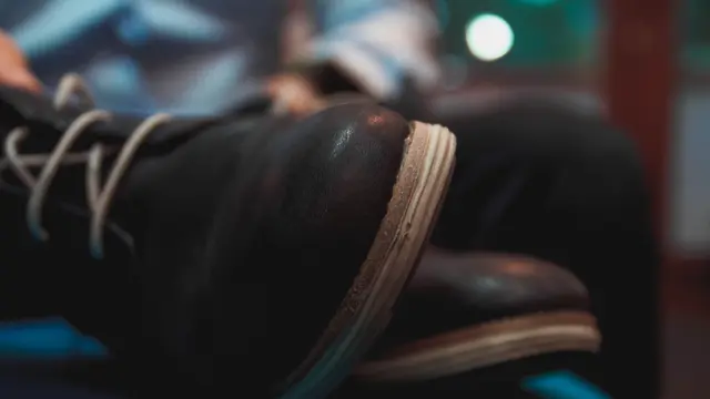 Sepatu Kulit