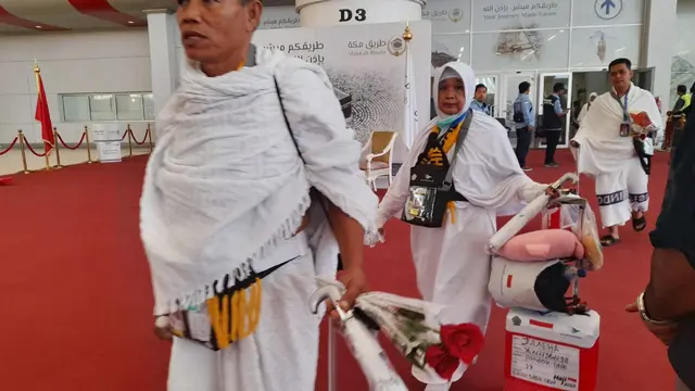 Jemaah Haji Diingatkan Tak Obral Keluhan di Media Sosial, Begini Penjelasannya Menurut Mustasyar Dinny