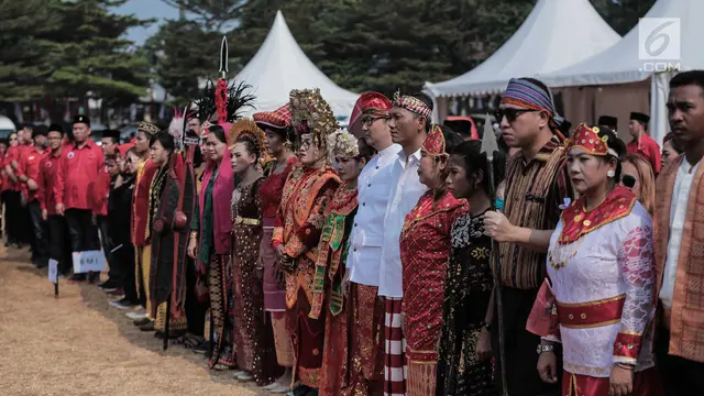 Bersama Ratusan Kader PDIP, Ahok dan Djarot Hadiri Upacara HUT ke-74 RI