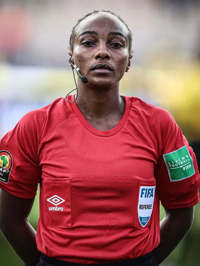 Sosok Salima Mukansanga, Wasit Perempuan Pertama yang Pimpin Laga Piala Afrika