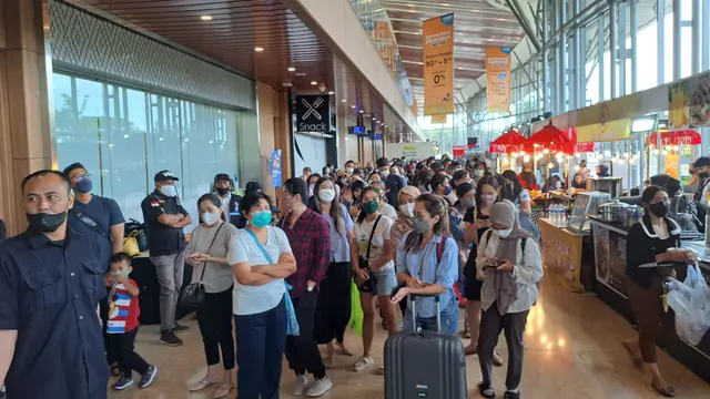 Pameran buku Big Bad Wolf (BBW) kembali digelar offline di di ICE BSD, Tangerang. Pembukaan pameran ini langsung diserbu ribuan pengunjung, Kamis (24/11/2022).