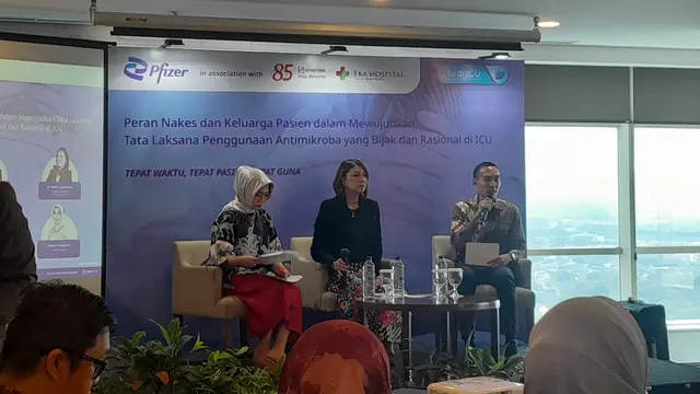 Dokter spesialis anestesi konsultan perawatan intensif Eka Hospital BSD, Vannesi T Silalahi berbicara tentang penanganan pasien di ICU dalam diskusi bersama Pfizer.