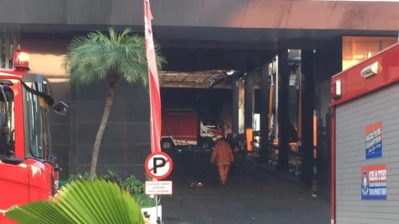 Situasi di Gedung Kejaksaan Agung yang mengalami kebakaran, Minggu (23/8/2020).