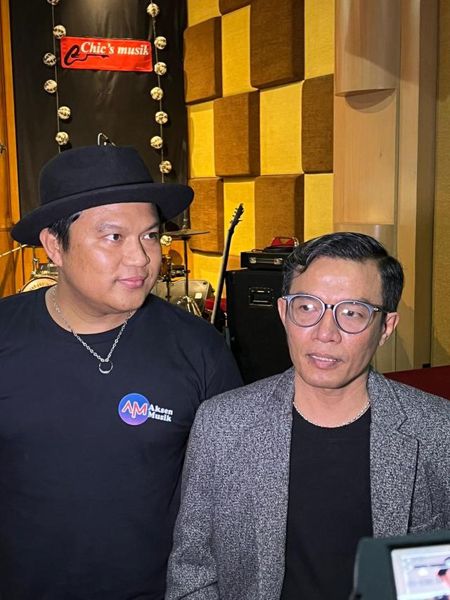 Posan Tobing dan Bona Eriel.