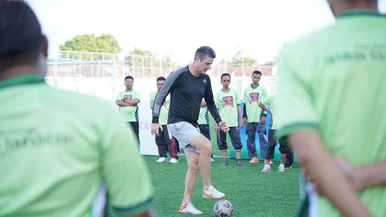 Coach Timo Scheunemann - Sepak Bola Putri