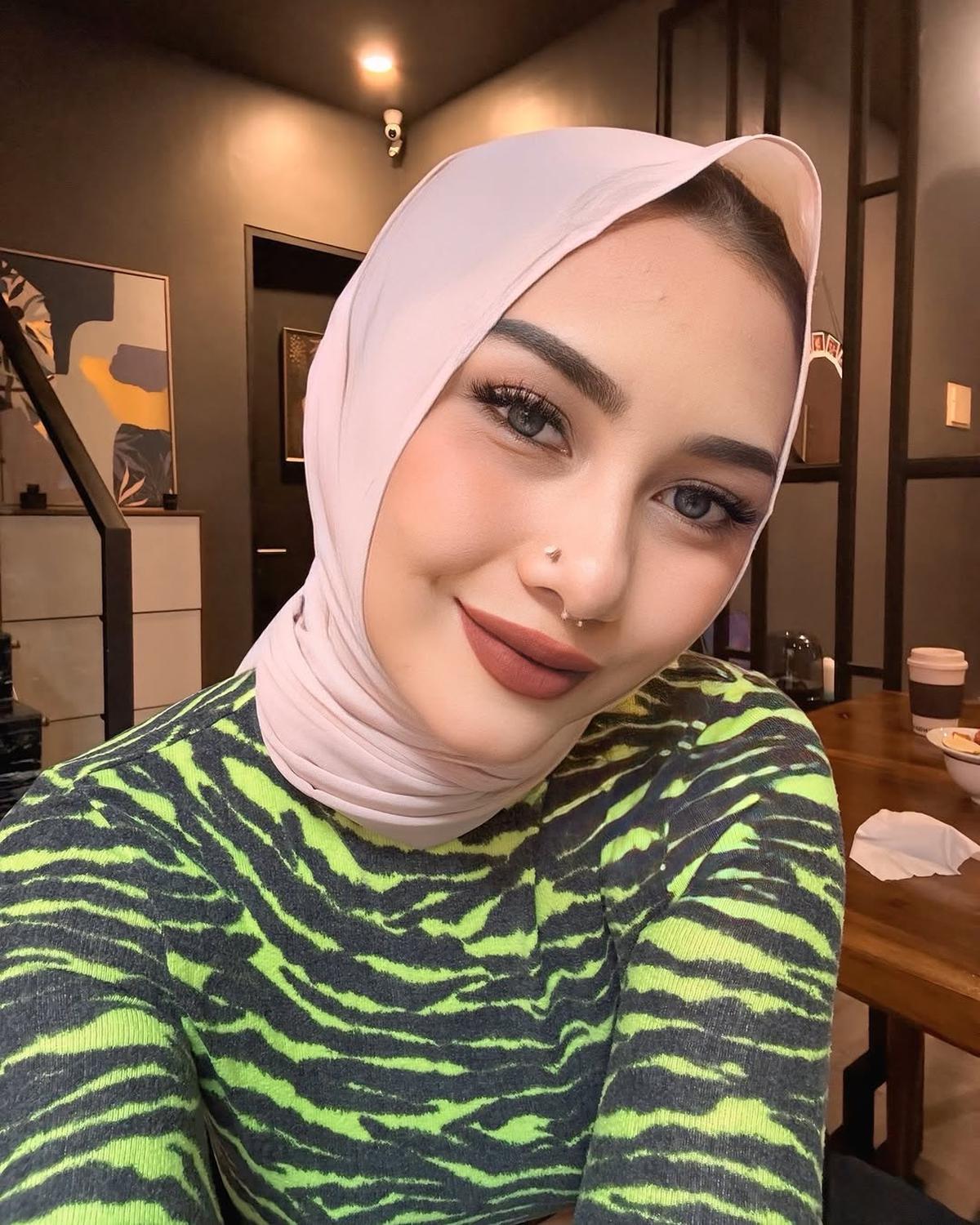 3 Potret Beby Istri Onadio Leonardo Pakai Hijab, Banjir Pujian dan Disebut Cantik Seperti Orang Arab