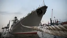 The Destroyer Bystriy atau Kapal perang penghancur Bystriy milik Rusia saat bersandar di Pelabuhan Tanjung Priok, Jakarta, Senin (28/12/2015). Kunjungan kapal ini dalam lingkup kerjasama militer Indonesia-Rusia. (Liputan6.com/Faizal Fanani)