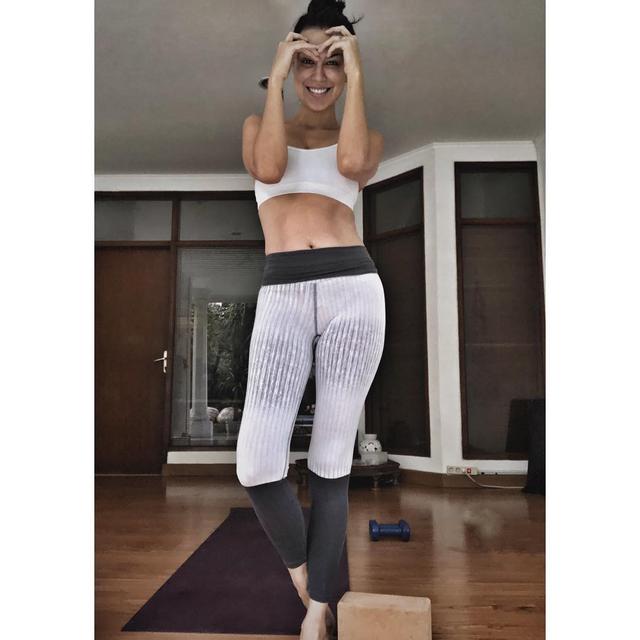 Gaya Sophia Latjuba Saat Olahraga (sumber: instagram/sophia_latjuba88)