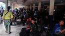Menurut Kepala Terminal, sedikitnya jumlah pemudik lantaran keterlambatan bus karena pengaruh amblasnya jembatan Comal, Jakarta, Senin (21/07/2014) (Liputan6.com/Faizal Fanani)
