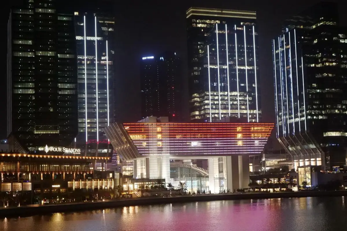 Visual bendera merah putih ditampilkan di kompleks eksibisi terbesar di ibu kota UEA, Abu Dhabi, pada Sabtu 17 Agustus 2019 (Liputam6.com/KBRI Abu Dhabi)