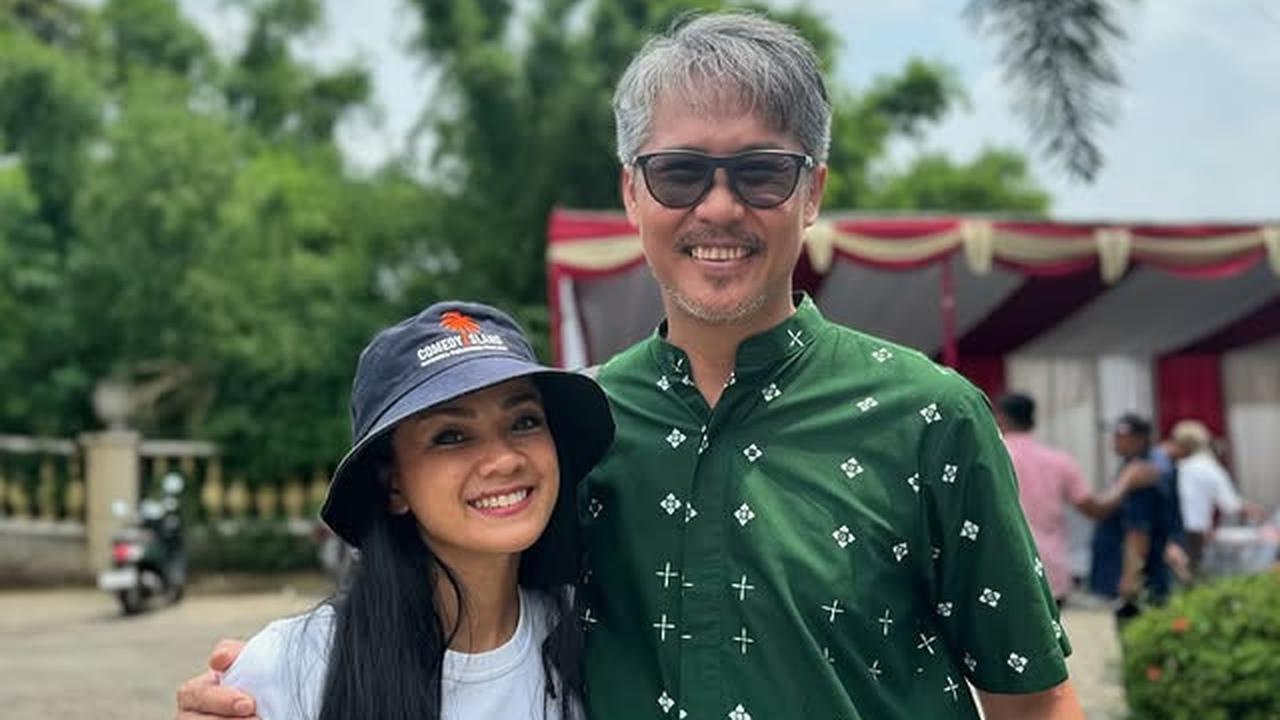 Tahun Baru Punya Jabatan Baru, Ernest Cokelat dan Nirina Zubir Kini Jadi Bapak - Ibu RT