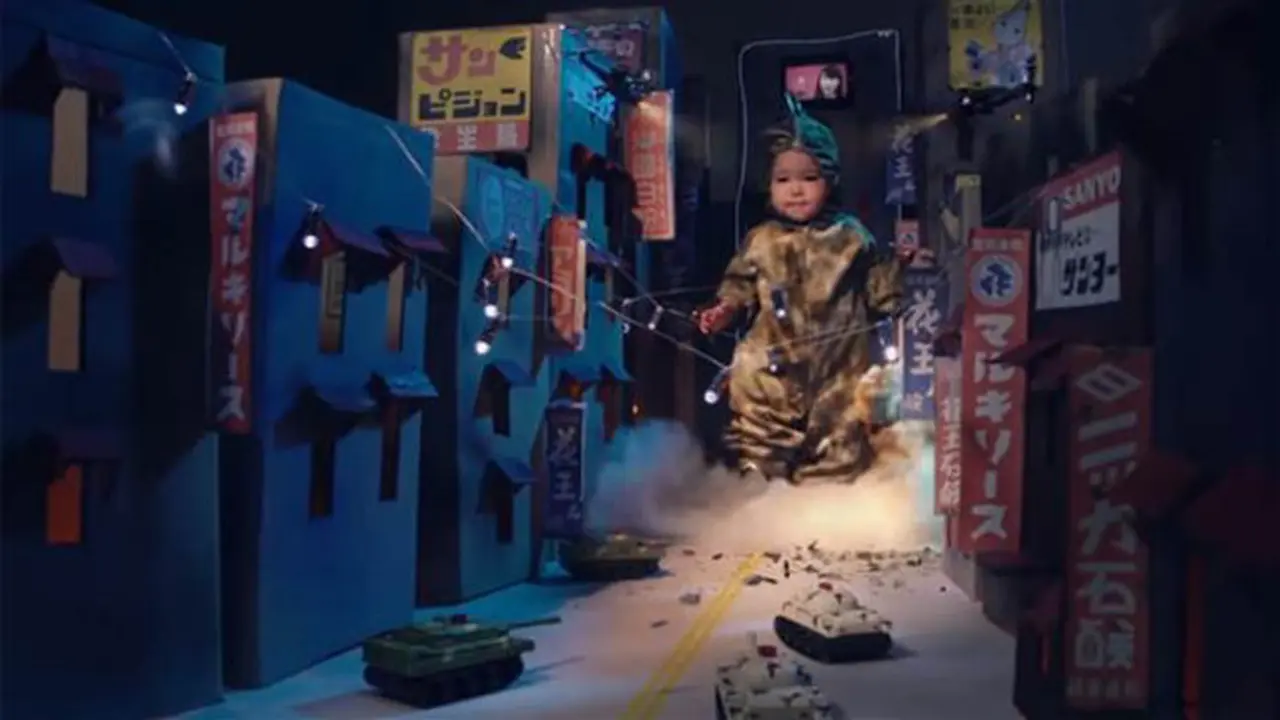 Anak Ngamuk, Ayah Bikin 'Film' Godzilla