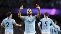 Striker Manchester CIty, Sergio Aguero, merayakan gol yang dicetak ke gawang Chelsea dalam laga lanjutan Premier League di Stadion Etihad, Senin (11/2/2019) dini hari WIB.  (AP Photo/Jon Super)