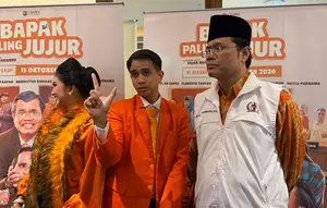 Soleh Solihun Lelah Jawab Komentar soal Kumis yang Cuma Setengah di Film Bapak Paling Jujur
