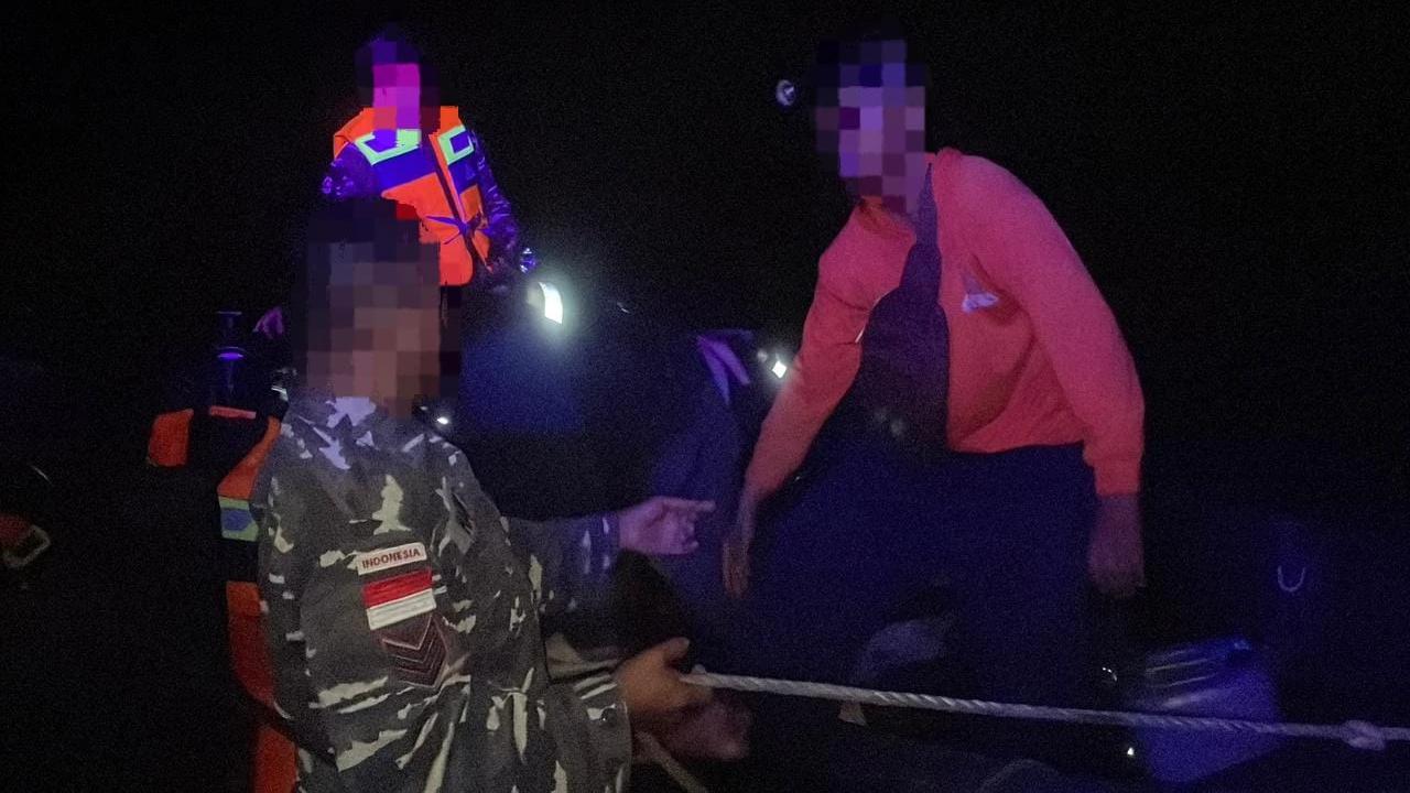 TNI AL Gagalkan Penyelundupan Barang Ilegal di Perairan Pulau Sanglar Karimun, Ratusan Ribu Rokok Disita