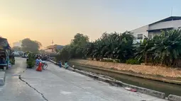 4 Bulan Jalan Amblas di Pulo Gadung Tak Kunjung Diperbaiki