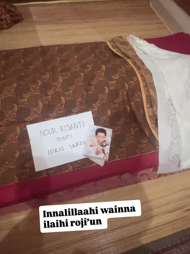 Elvy Sukaesih Mengenang Santi Sardi