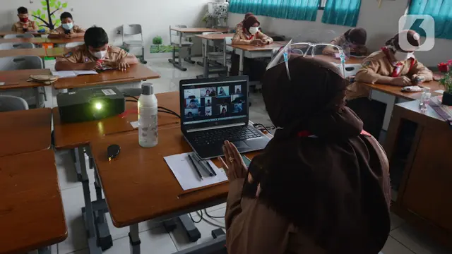 FOTO: Mengintip Pelaksanaan Uji Coba Pembelajaran Tatap Muka