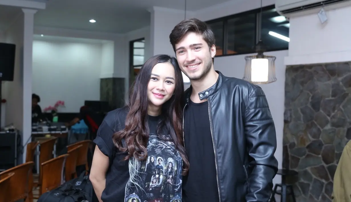 Aura Kasih dan Eryck Amaral