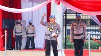 Kapolri Jenderal Listyo Sigit Prabowo memimpin upacara pelepasan pasukan perdamaian Kontingen Garuda Bhayangkara Satgas FPU 4 Minusca di Lapangan Bhayangkara, Jakarta Selatan, Selasa (6/9/2022). (Ist)