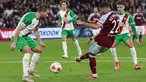 Penyerang West Ham United Said Benrahma mencetak gol kedua timnya ke gawang  Rapid Wina pada matchday kedua Grup H Liga Europa 2021/22 di London Stadium, Jumat (1/10/2021) dini hari WIB. West Ham berhasil bermain gemilang dengan memenangkan pertandingan dengan skor 2-0. (AP Photo/Ian Walton)