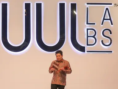 Country GM Indonesia JuulL Labs Kent Sarosa memaparkan perangkat Juul dan JuulPods, di Jakarta, Senin (10/7/2019). Juul Labs selaku produsen Electronic Nicotine Delivery Systems (ENDS) Amerika Serikat menawarkan media alternatif bagi 67 juta perokok dewasa di Indonesia. (Liputan6.com/Fery Pradolo)