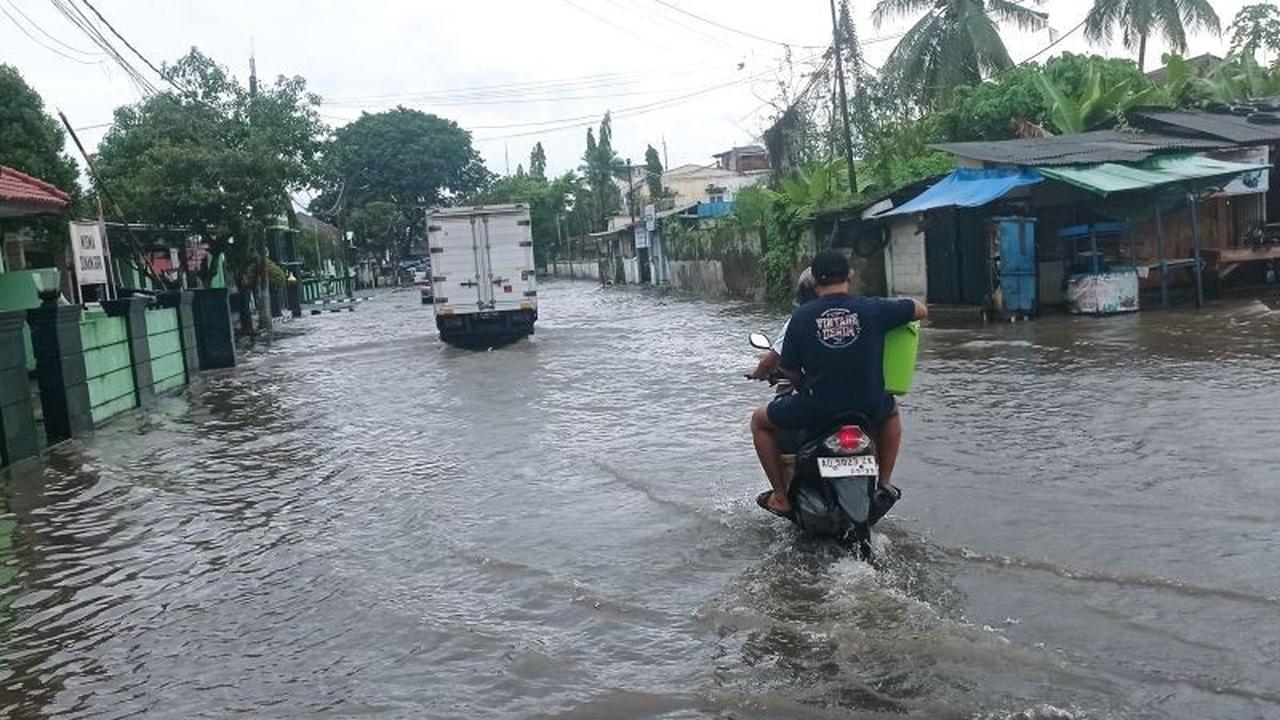 Hujan Deras Sebabkan Banjir Rangkasbitung, Sejumlah Ruas Jalan Utama Terendam