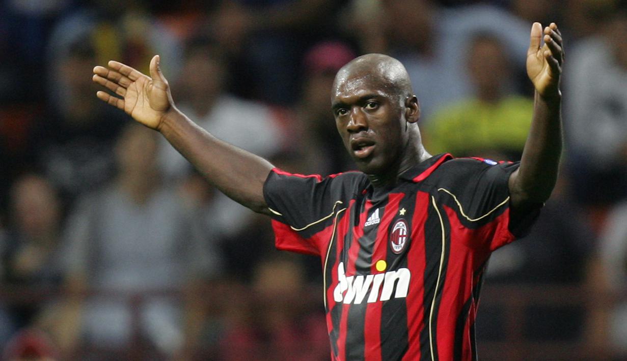 2. Clarence Seedorf (19 Tahun 1 Bulan) - Clarence Seedorf tercatat pernah memenangi empat trofi Liga Champions bersama tiga klub berbeda. Seedorf merasakan pertama kali mersakan gelar juara Liga Champions bersama Ajax saat usianya 19 tahun. (AFP/Paco Serinelli)