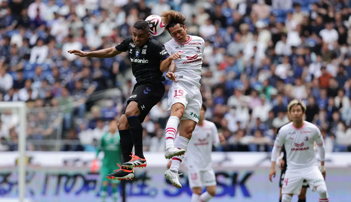 Warna dominan Kota Osaka akan ditentukan akhir pekan ini saat Cerezo Osaka menjamu Gamba Osaka di pekan ke-29 Meiji Yasuda J1 League 2024. Rivalitas kedua tim sudah berlangsung sangat lama dan ini akan jadi penentu penguasa kota, setidaknya hingga pertemuan selanjutnya. Saksikan keseruan derbi panas Kota Osaka ini melalui PSJ TV, Sabtu 31 Agustus 2024 mulai pukul 17.00 WIB. (J.LEAGUE)