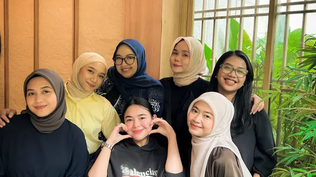 Amanda Manopo Rayakan Ultah Pertama sebagai Istri dan Calon Ibu, Gayanya Kasual Mewah dengan Hoodie Rp14,3 Jutaan