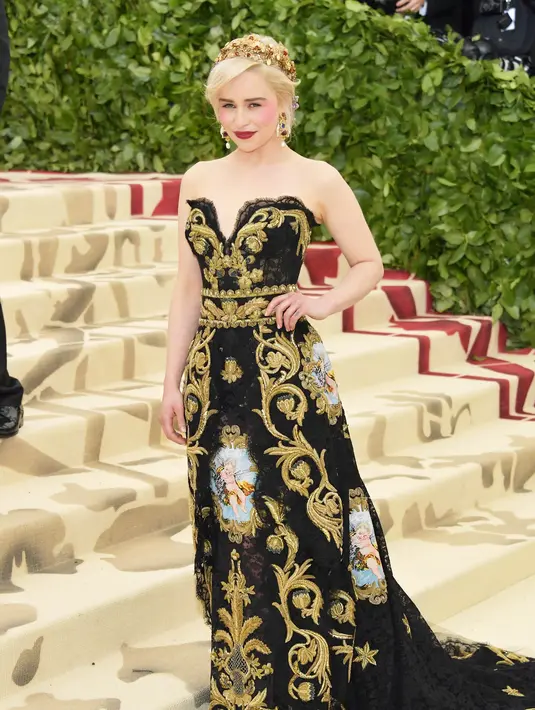 Berlawanan dengan perannya di "Game of Thrones" sebagai cewek yang garang, di kehidupan aslinya Emilia Clarke terkenal sebagai orang yang murah senyum dan sangat ramah. (Sumber: AFP)