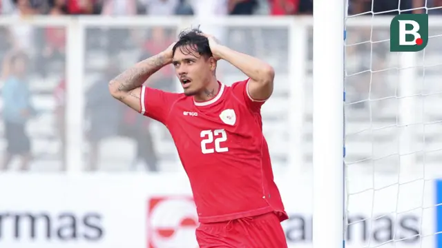 Bek Timnas Indonesia, Shayne Pattynama, sewaktu melawan Timnas Tanzania.