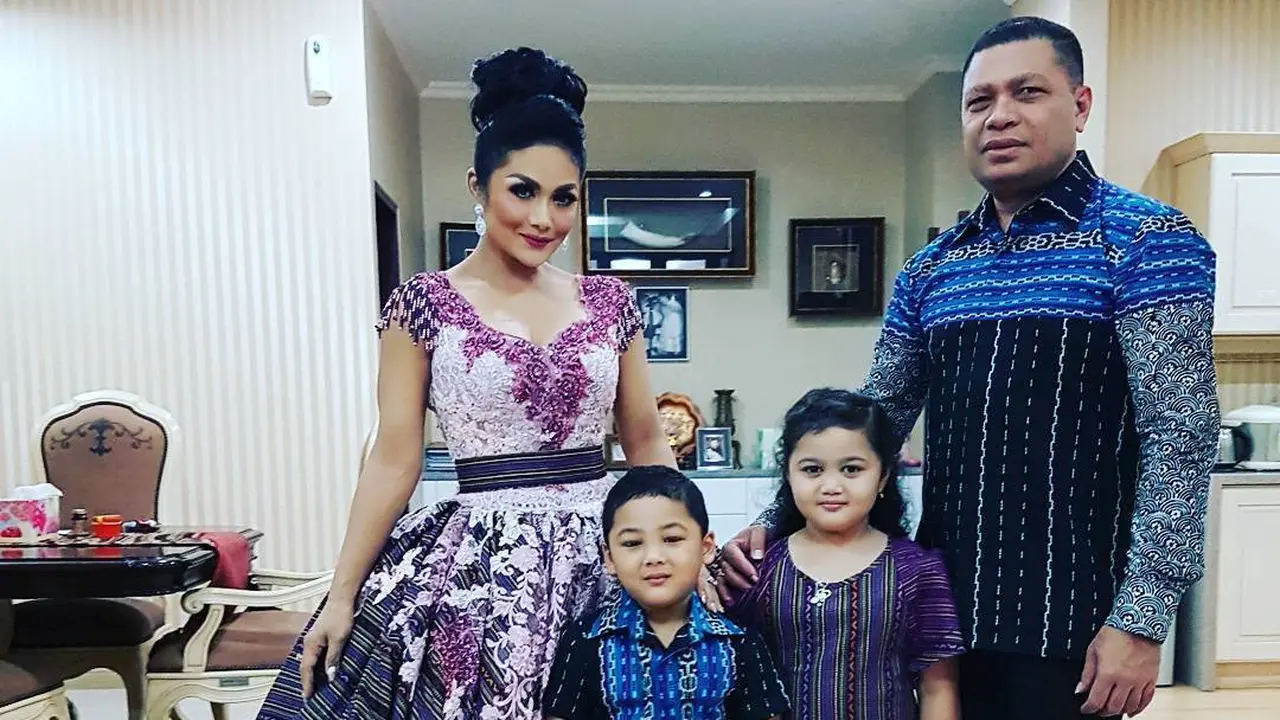 Krisdayanti dan Raul Lemos