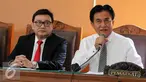 Pengacara Yusril Ihza Mahendra (kanan) mewakili sidang pra peradilan mantan Mentri BUMN Dahlan Iskan, Jakarta, Senin (27/7/2015). Dahlan Iskan ditahan oleh kejari terkait kasus Pembangunan Gardu Listrik di Jawa dan Bali. (Liputan6.com/Helmi Afandi)