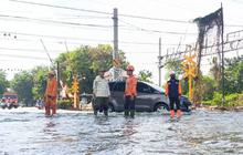 Akibat Banjir Rob, Jalan RE Martadinata Depan Jakarta International Stadium Terendam