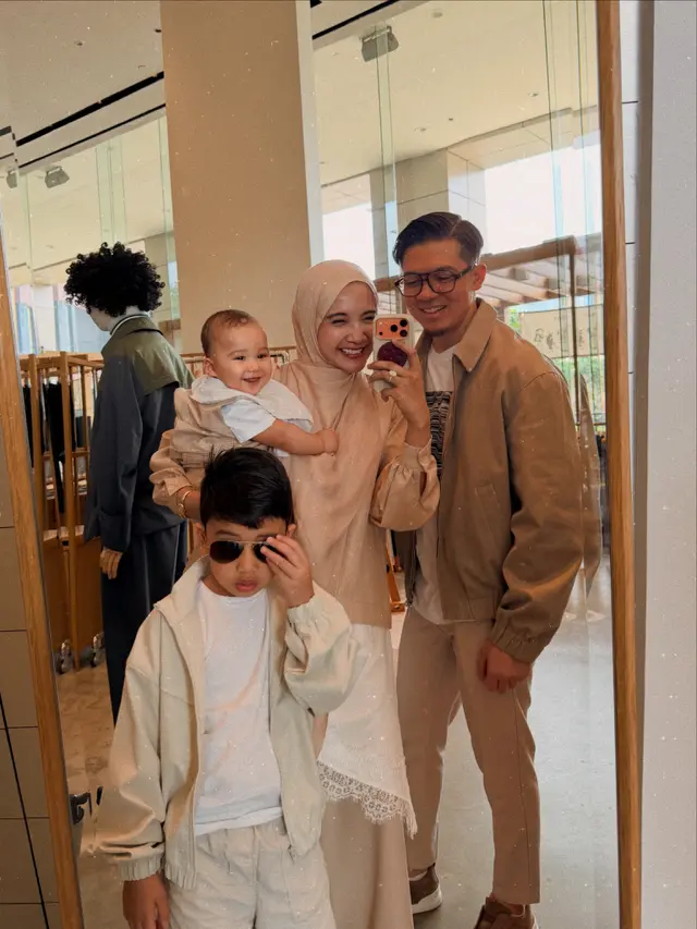keluarga Zaskia Sungkar dan Irwansyah (instagram.com/zaskiasungkar15)