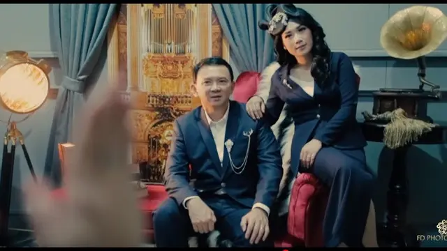 6 Potret Pernikahan Ahok dan Puput Nastiti dengan Gaya Vintage, Tampil Anggun