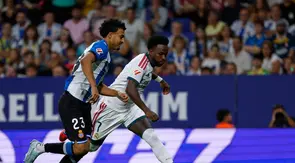 Aksi Vinicius Junior pada laga Real Madrid lawan Espanyol pada pekan ke-2 La Liga 2026/2027 di RCDE Stadium - AP Photo/Joan Monfort