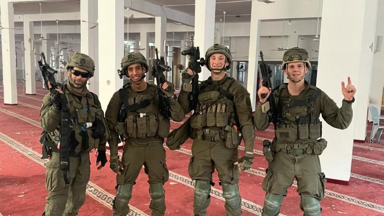 Tentara Israel Pembakar Masjid di Gaza Ketahuan Liburan ke Negara Tetangga Indonesia, ini Tampang Mereka