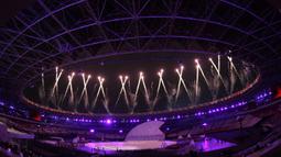 Suasana saat pembukaan Asian Para Games di SUGBK, Jakarta, Sabtu (06/10/2018). Pembukaan dimeriahkan para penyandang disabilitas. (Bola.com/M Iqbal Ichsan)