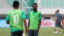 Yanto Basna, Timnas Indonesia. (Bola.com/Nicklas Hanoatubun)