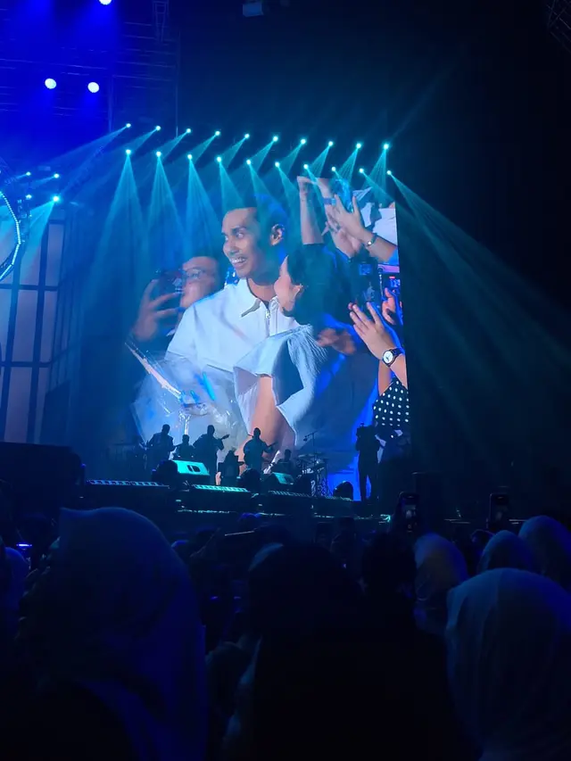 Konser Rossa