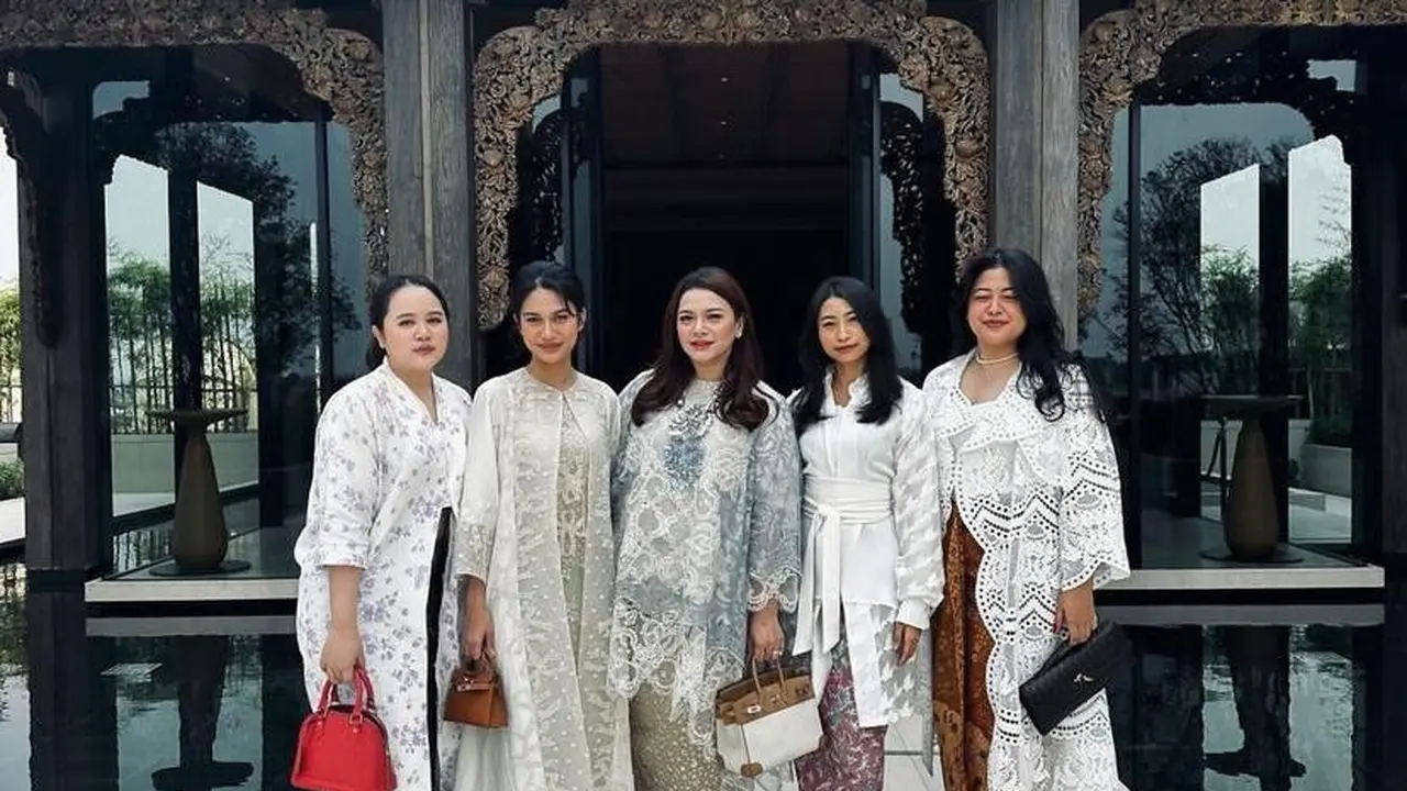 6 Adu Gaya Calon Bridesmaid di Siraman Aaliyah Massaid, Azizah Salsha Tenteng Tas Rp550 Juta-Putri Puan Maharani Pakai Tas Rp47 Jutaan