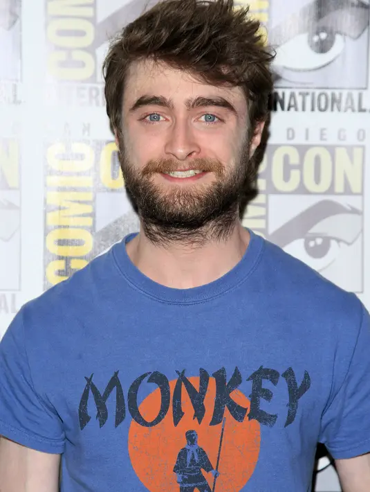 Bintang ‘Harry Potter’ ini mengaku bahwa baru pada akhir tahun lalu ia menyaksikan ‘Star Wars’trilogi yang original. Daniel Radcliffe pun sangat antusias dan memakai kostum Boba Fett di acara ‘The Ellen DeGeneres Show’ edisi Halloween lalu. (Bintang/EPA)