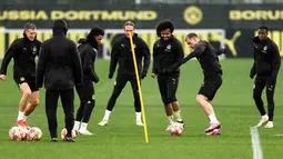 Dortmund harus mengakui keunggulan Atletico di leg 1 pekan lalu. Kekalahan 2-1 dibawa pulang oleh skuad Dortmund. (LEON KUEGELER / AFP)