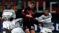 4. Oliver Bierhoff (AC Milan), raja sundulan asal Jerman ini cukup produktif di Serie A. Selain Milan dirinya juga sempat merumput di Ascoli dan Udinese. (AFP/Patrick Hertzog)